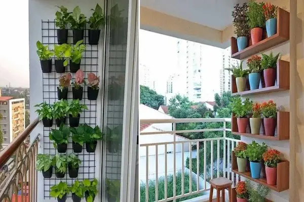 Simple Balcony Planter Ideas for Tiny Spaces